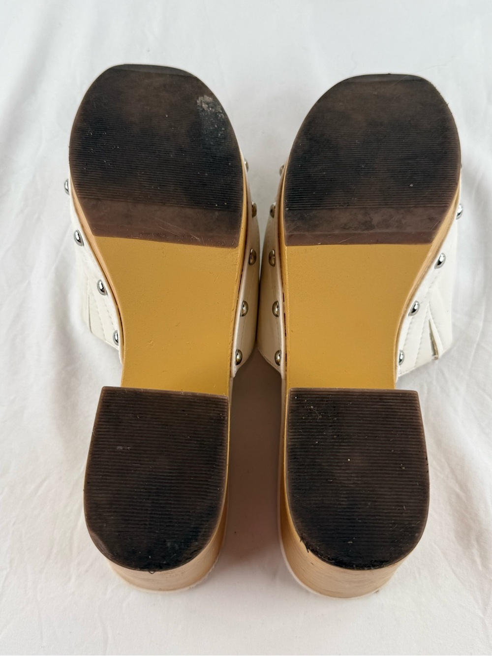 Forever 21 White Faux Leather Platform Clog Mules with Wood-Effect Heel - Picture 6 of 6